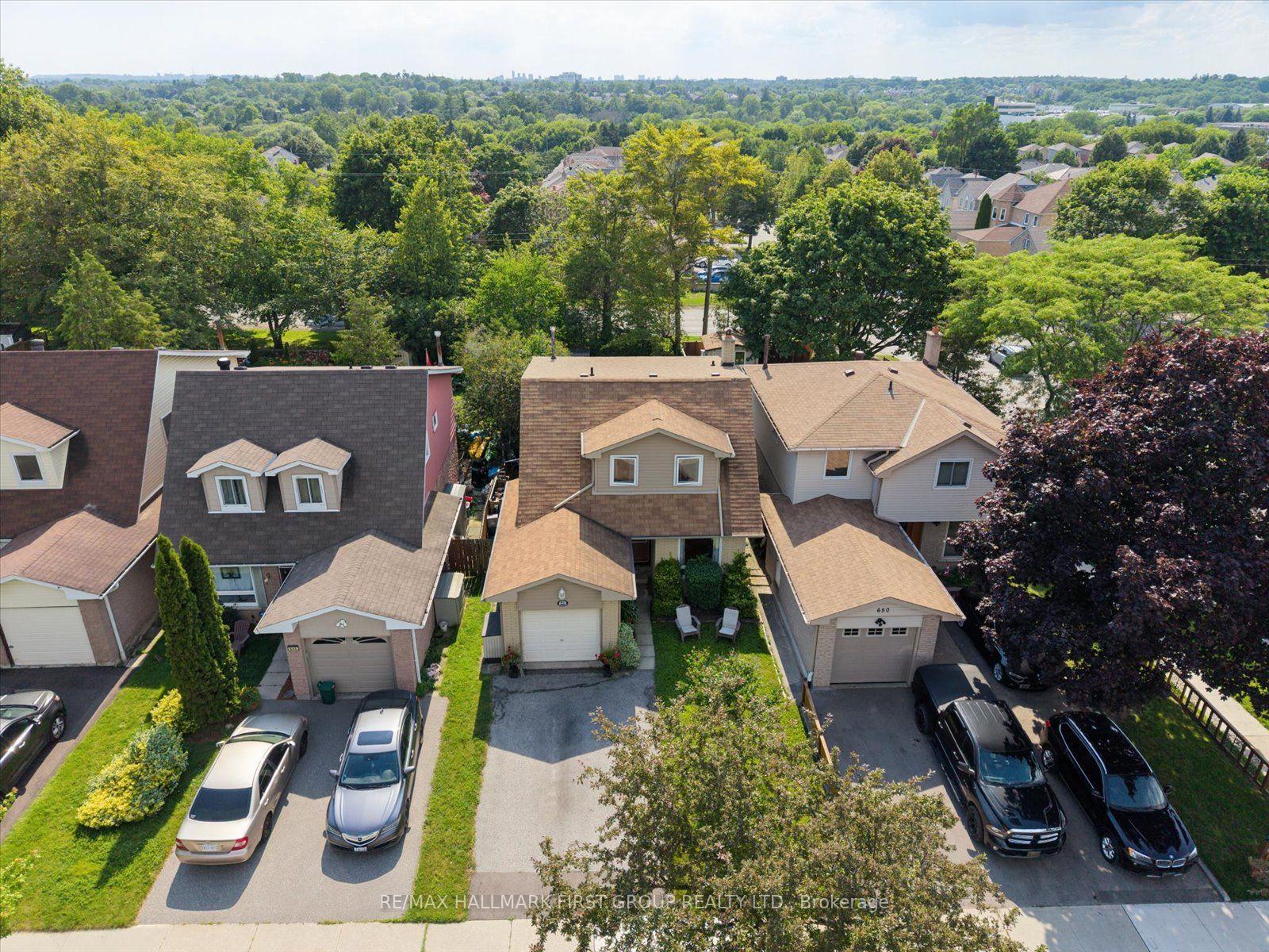 Photo 21 of 648 Creekview Circle, Pickering, West Shore — HOMEH