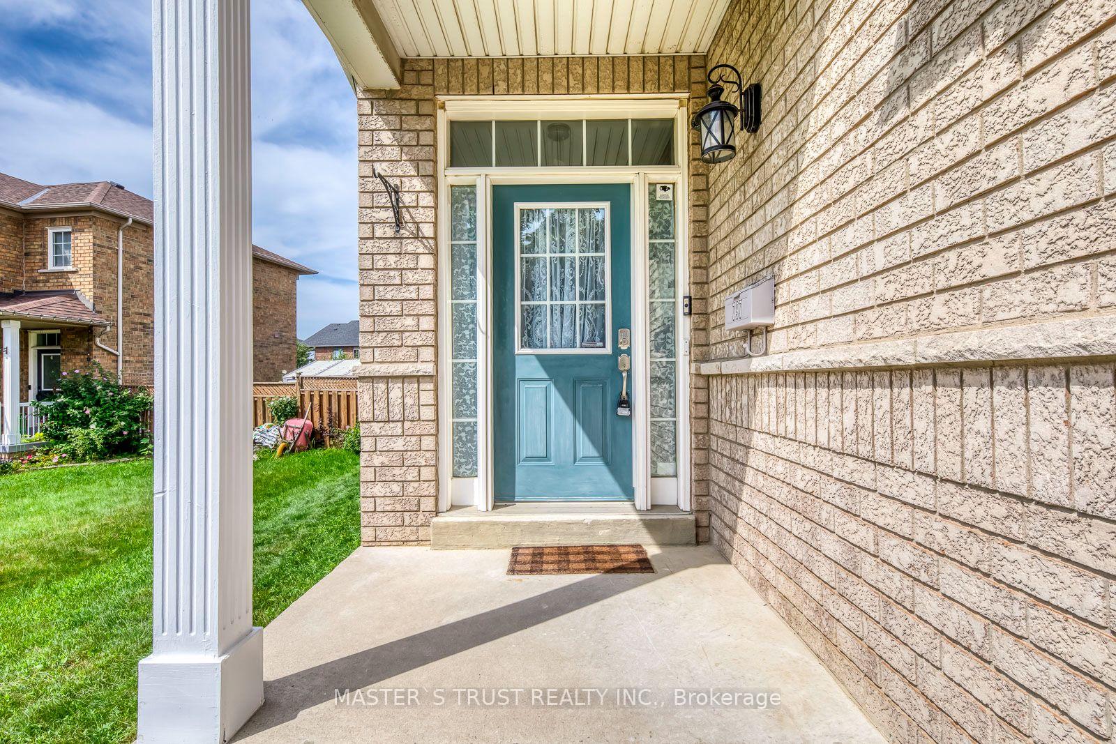 Photo 4 of 797 Khan Crescent, Mississauga, East Credit — HOMEH