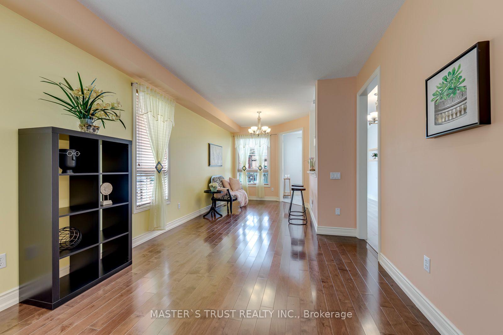 Photo 8 of 797 Khan Crescent, Mississauga, East Credit — HOMEH