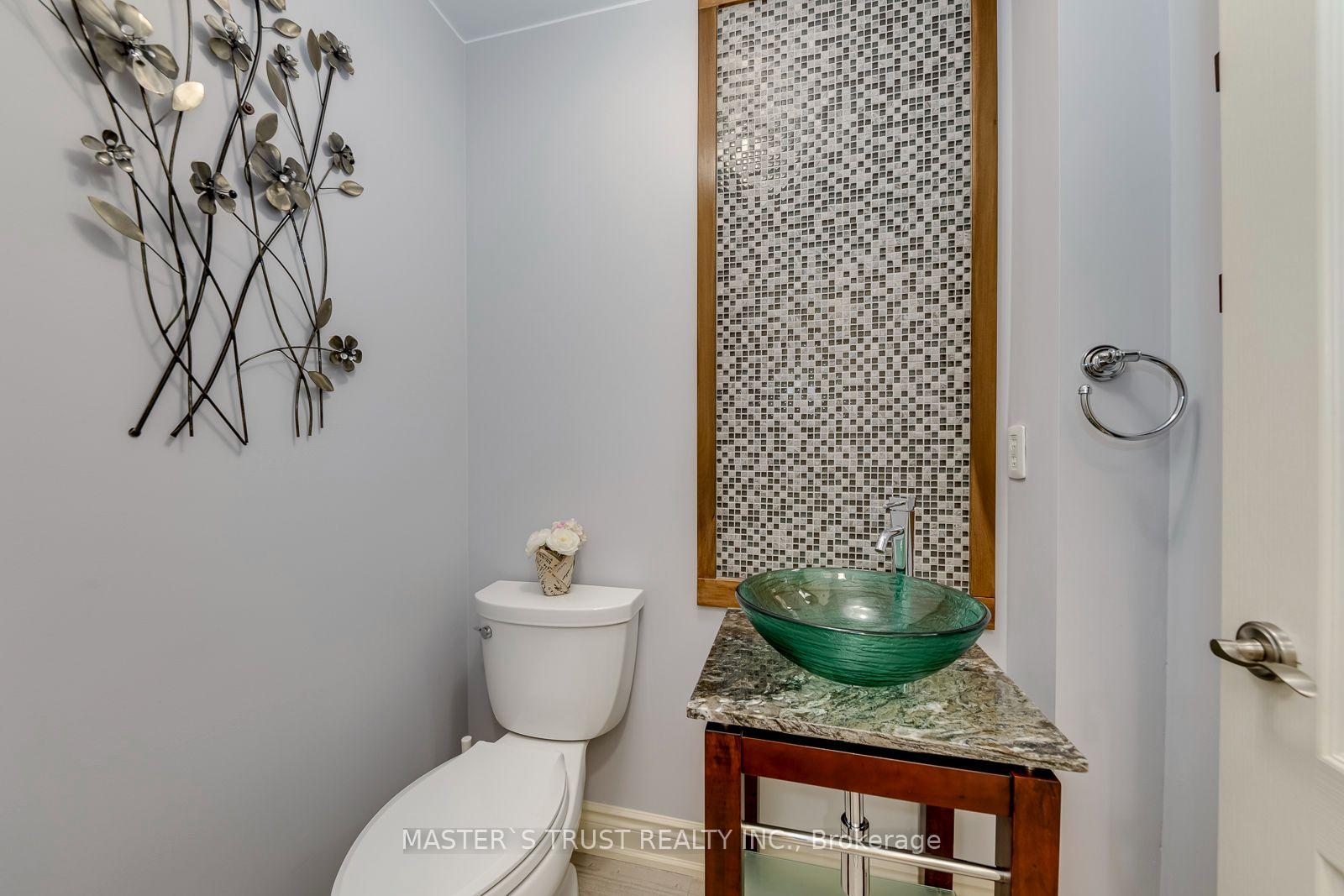 Photo 23 of 797 Khan Crescent, Mississauga, East Credit — HOMEH