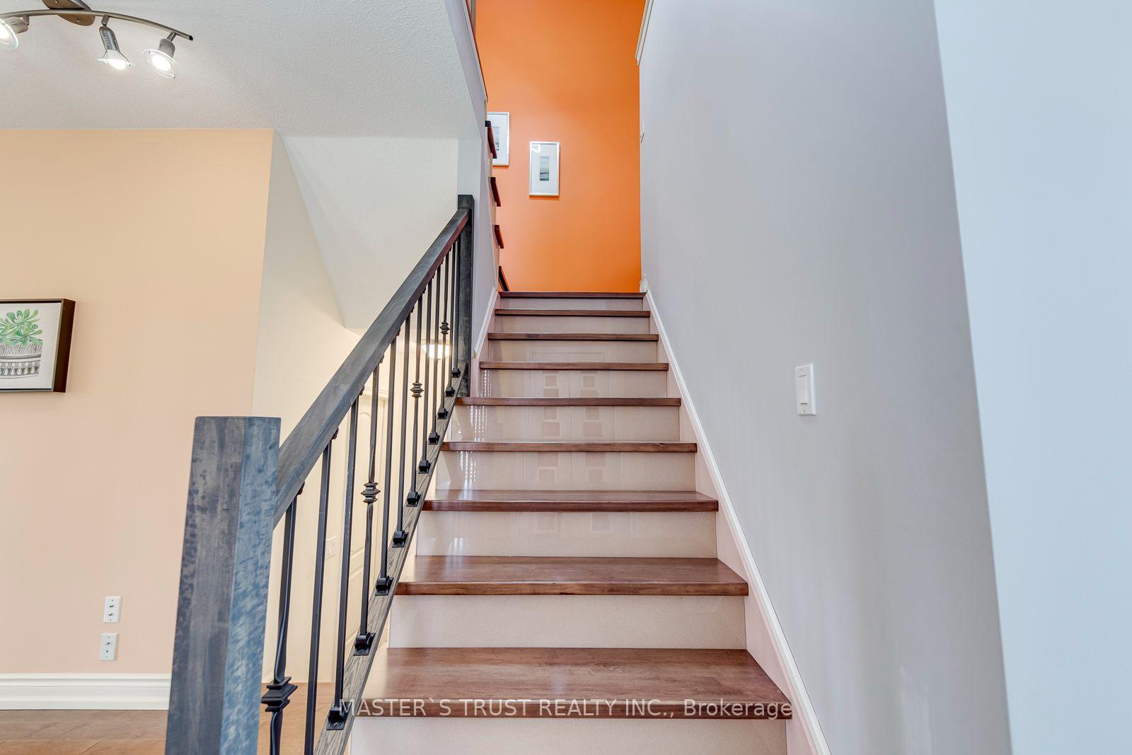 Photo 24 of 797 Khan Crescent, Mississauga, East Credit — HOMEH