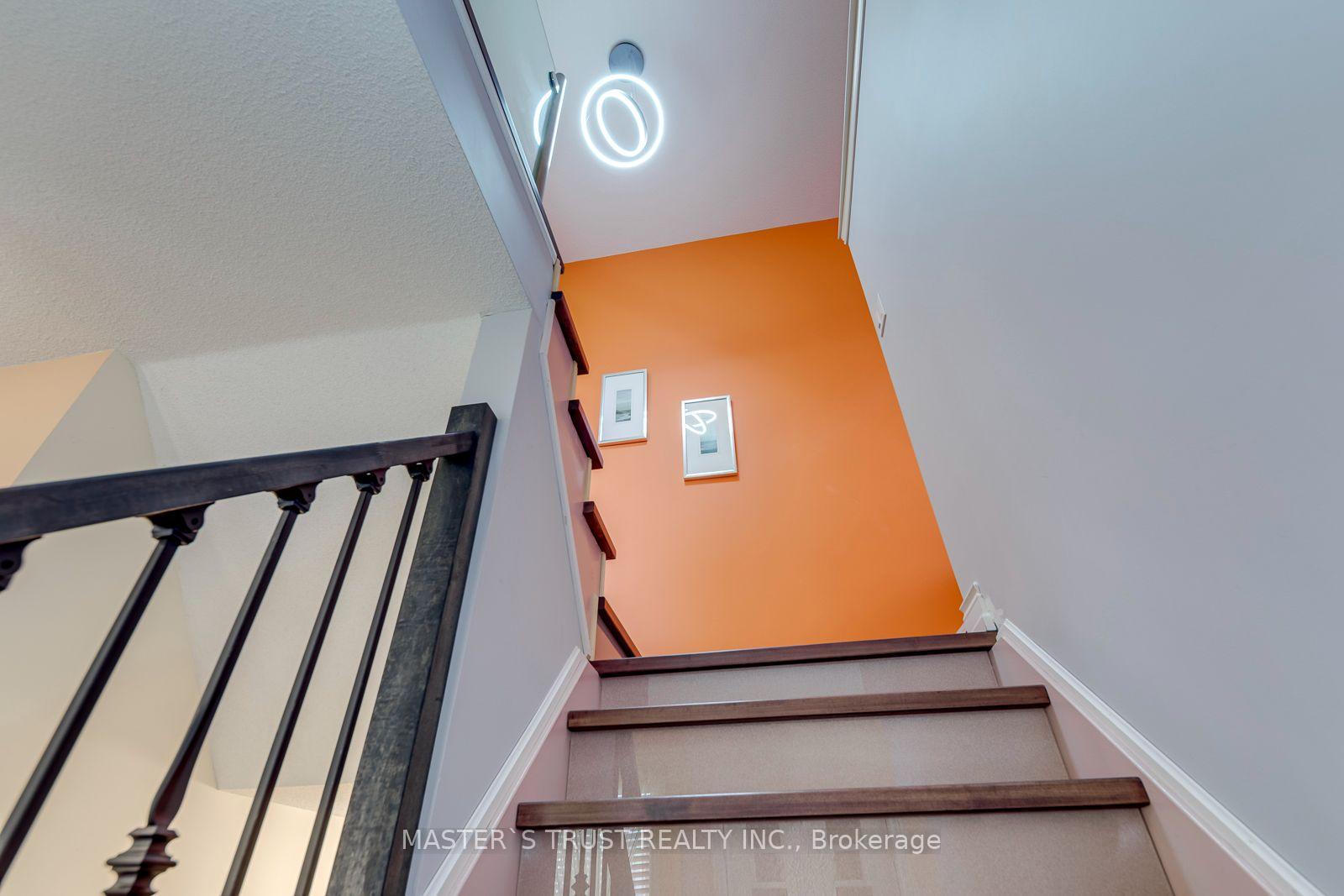 Photo 25 of 797 Khan Crescent, Mississauga, East Credit — HOMEH