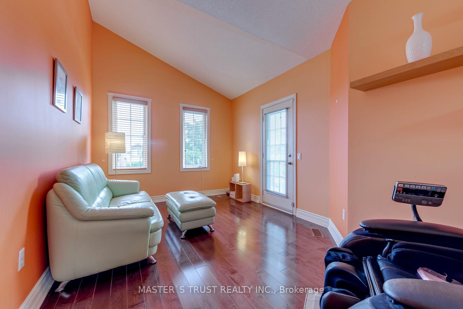Photo 26 of 797 Khan Crescent, Mississauga, East Credit — HOMEH