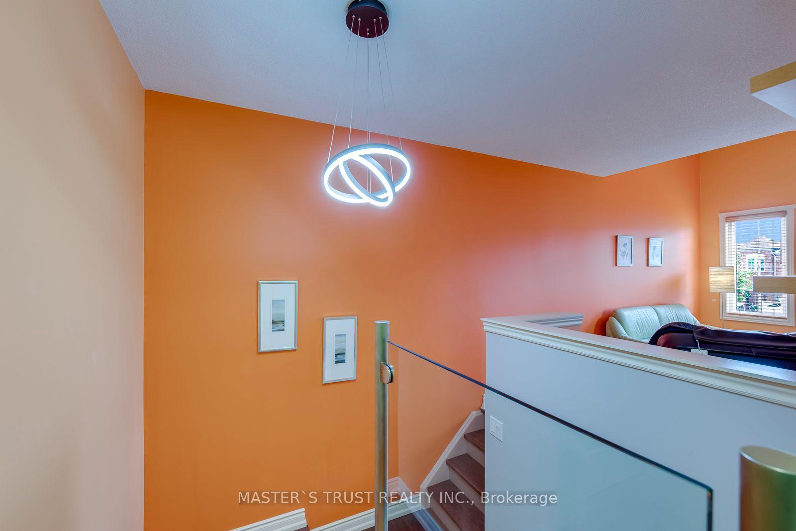 Photo 31 of 797 Khan Crescent, Mississauga, East Credit — HOMEH