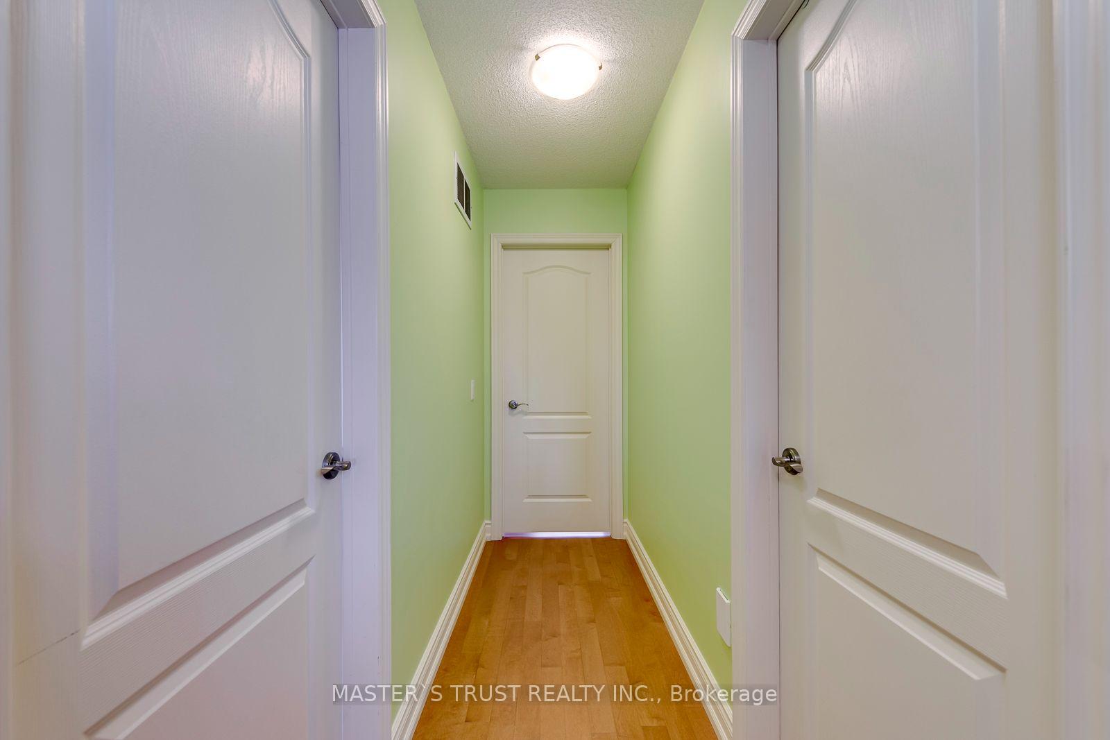 Photo 32 of 797 Khan Crescent, Mississauga, East Credit — HOMEH