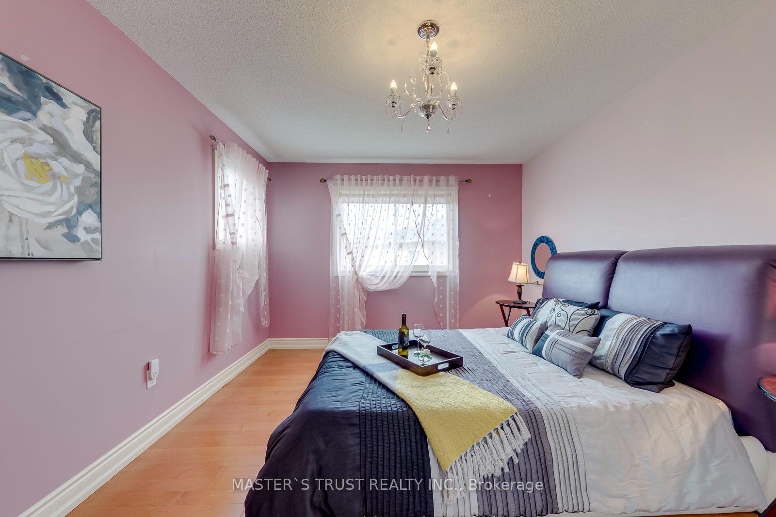 Photo 34 of 797 Khan Crescent, Mississauga, East Credit — HOMEH