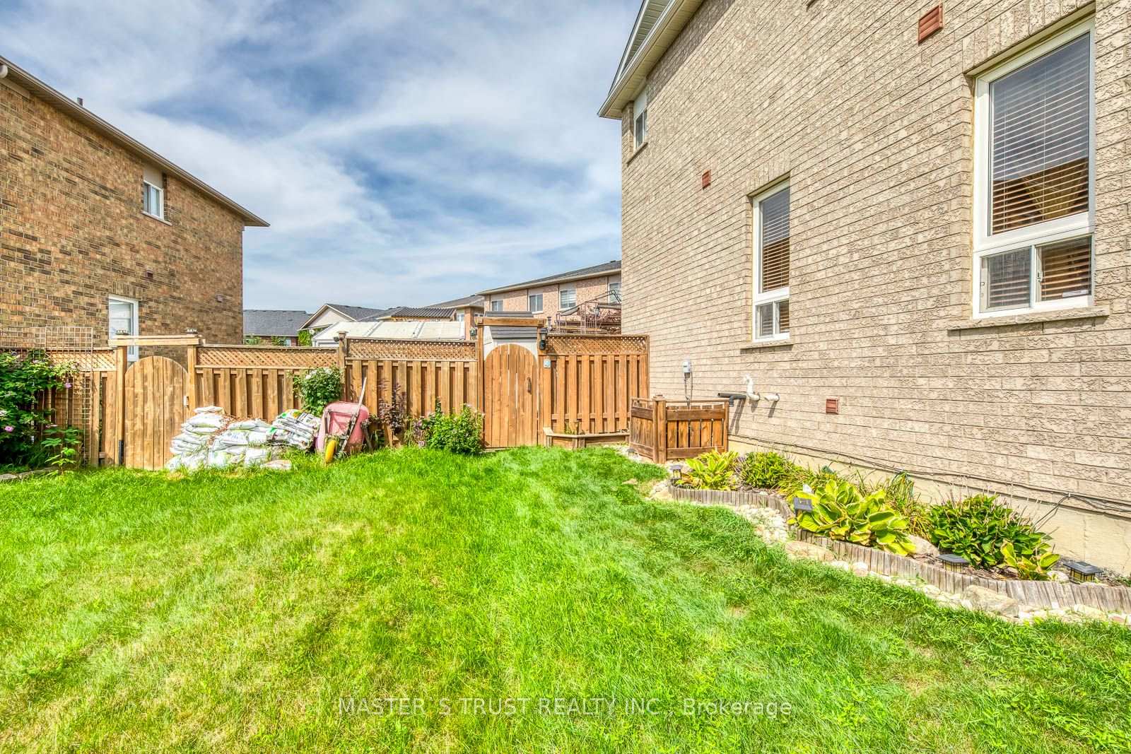 Photo 46 of 797 Khan Crescent, Mississauga, East Credit — HOMEH