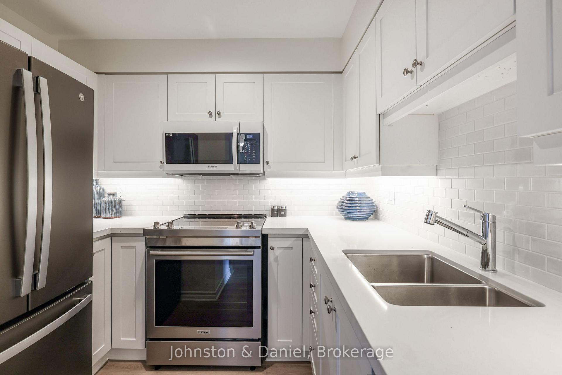 Photo 10 of Unit 302, 1750 Bayview Avenue, Toronto, Mount Pleasant East — HOMEH