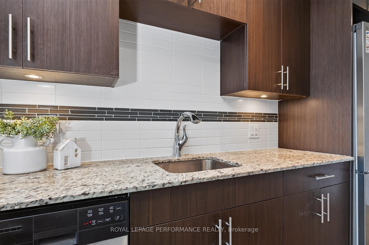 Photo 16 of Unit 903, 100 Champagne Avenue S, Ottawa, West Centre Town — HOMEH