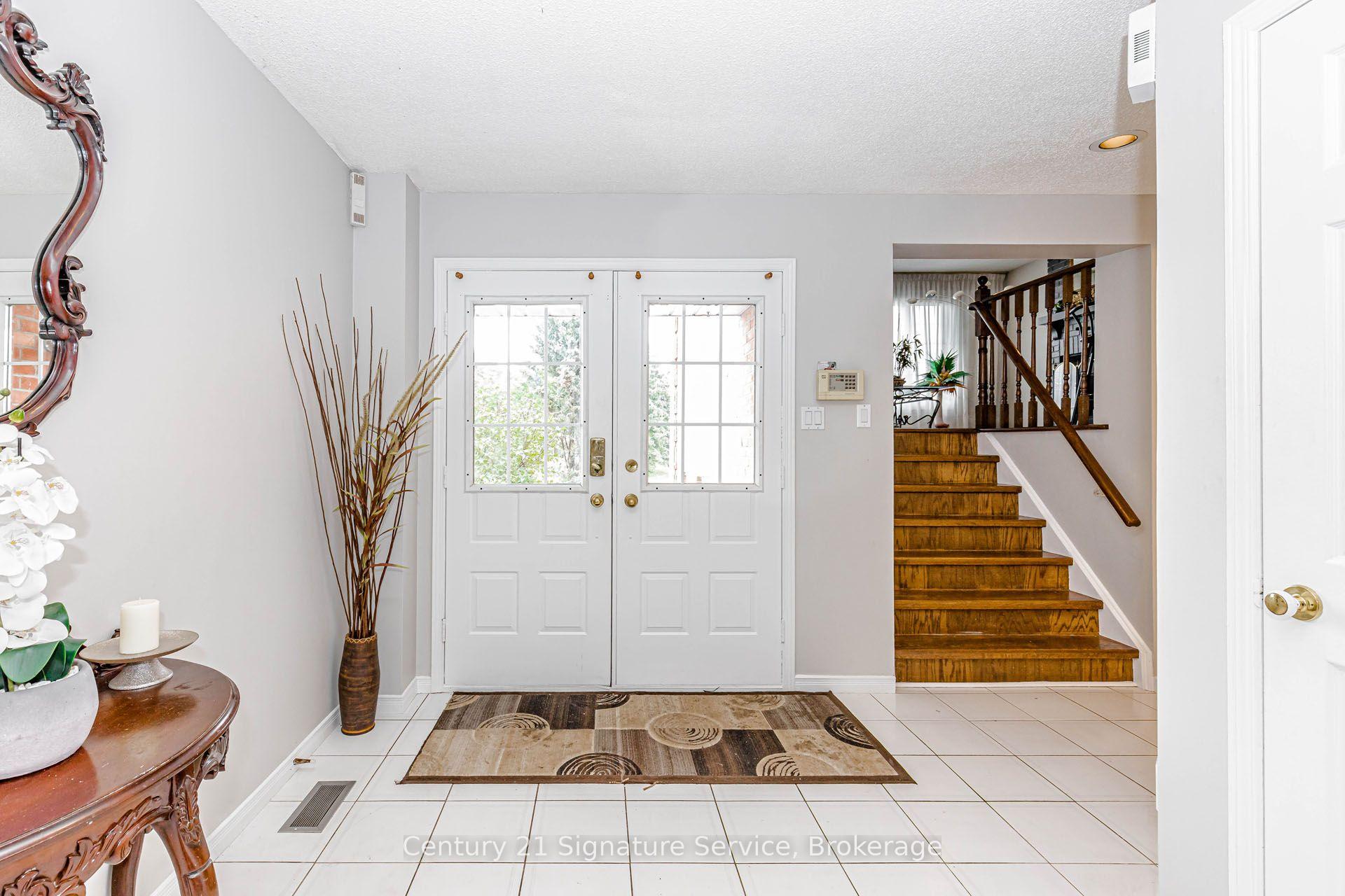Photo 7 of 22 Merganser Crescent, Brampton, Fletcher's Creek South — HOMEH