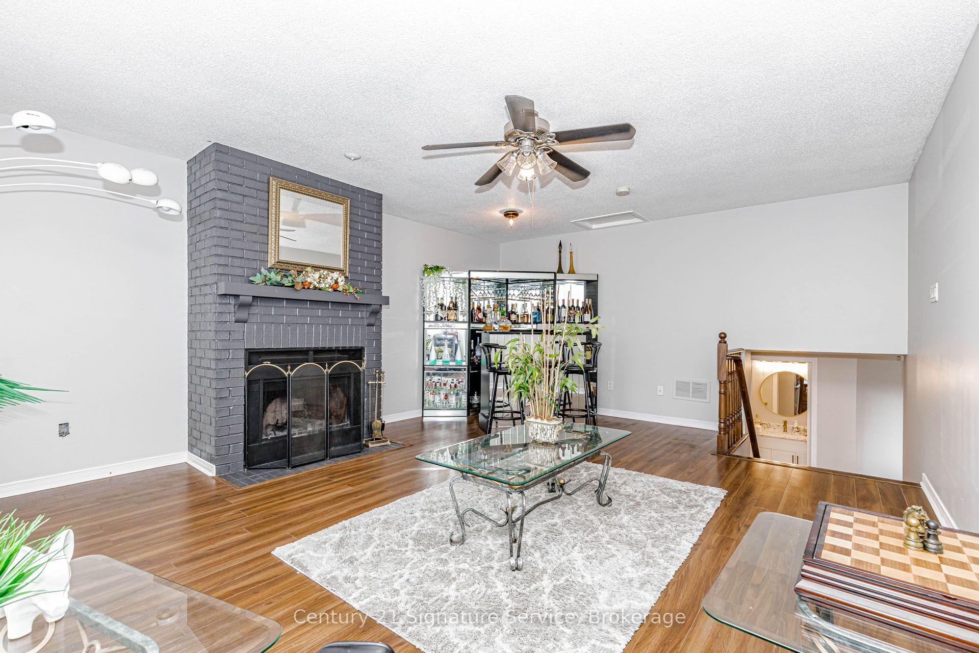 Photo 11 of 22 Merganser Crescent, Brampton, Fletcher's Creek South — HOMEH