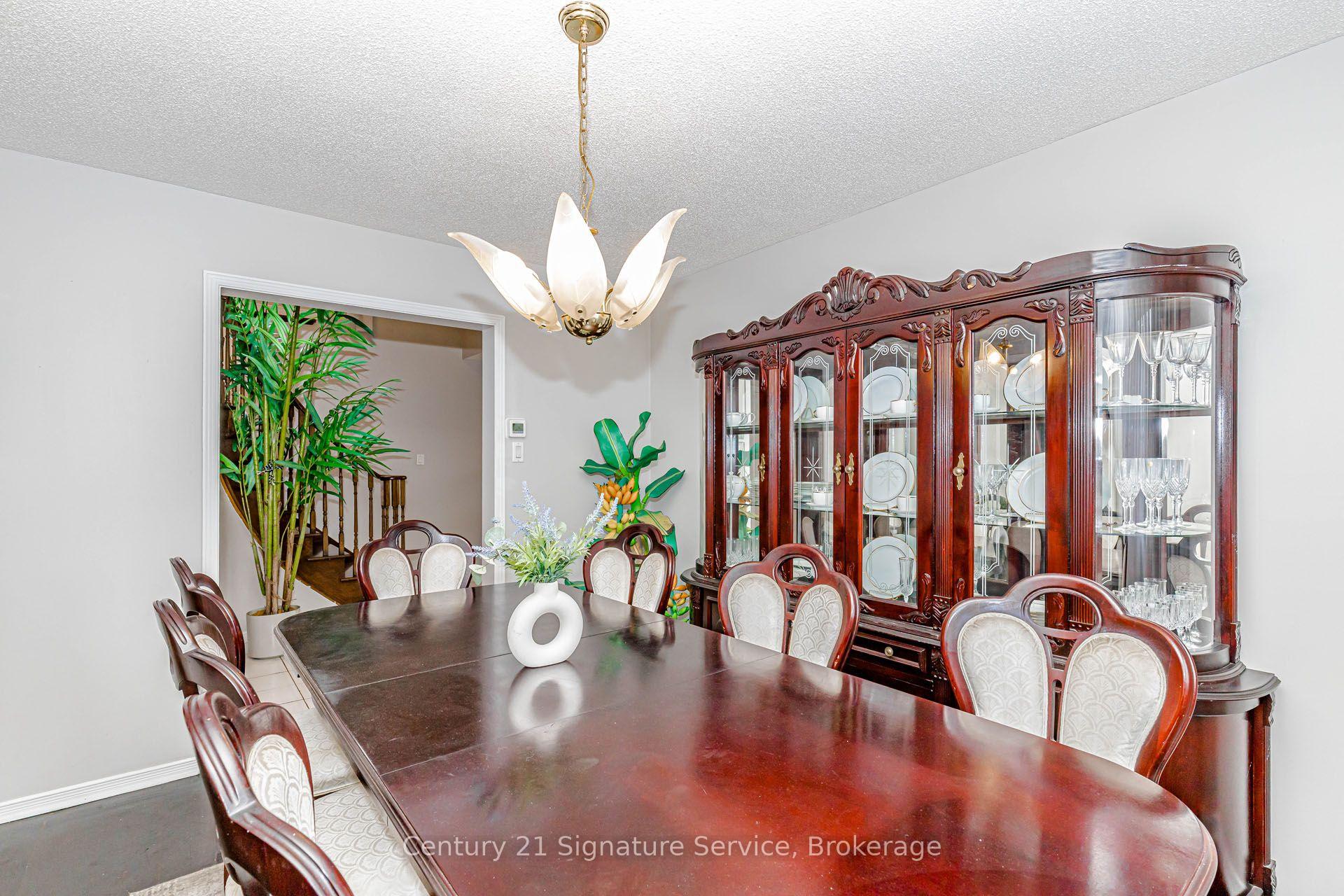 Photo 13 of 22 Merganser Crescent, Brampton, Fletcher's Creek South — HOMEH