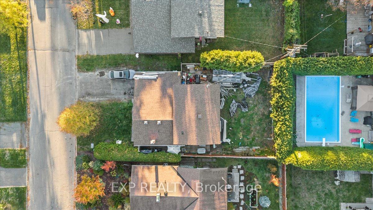 Photo 2 of 2670 Stone Crescent N, Ottawa, Redwood Park — HOMEH