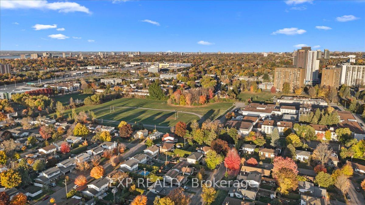Photo 8 of 2670 Stone Crescent N, Ottawa, Redwood Park — HOMEH