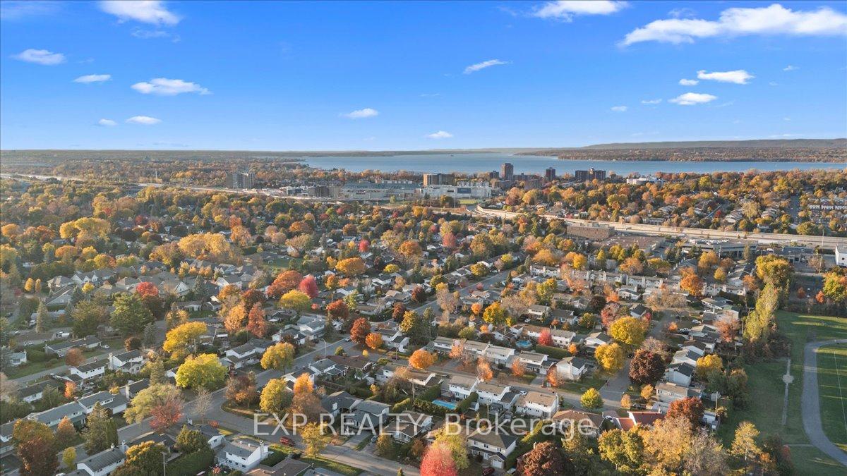 Photo 14 of 2670 Stone Crescent N, Ottawa, Redwood Park — HOMEH