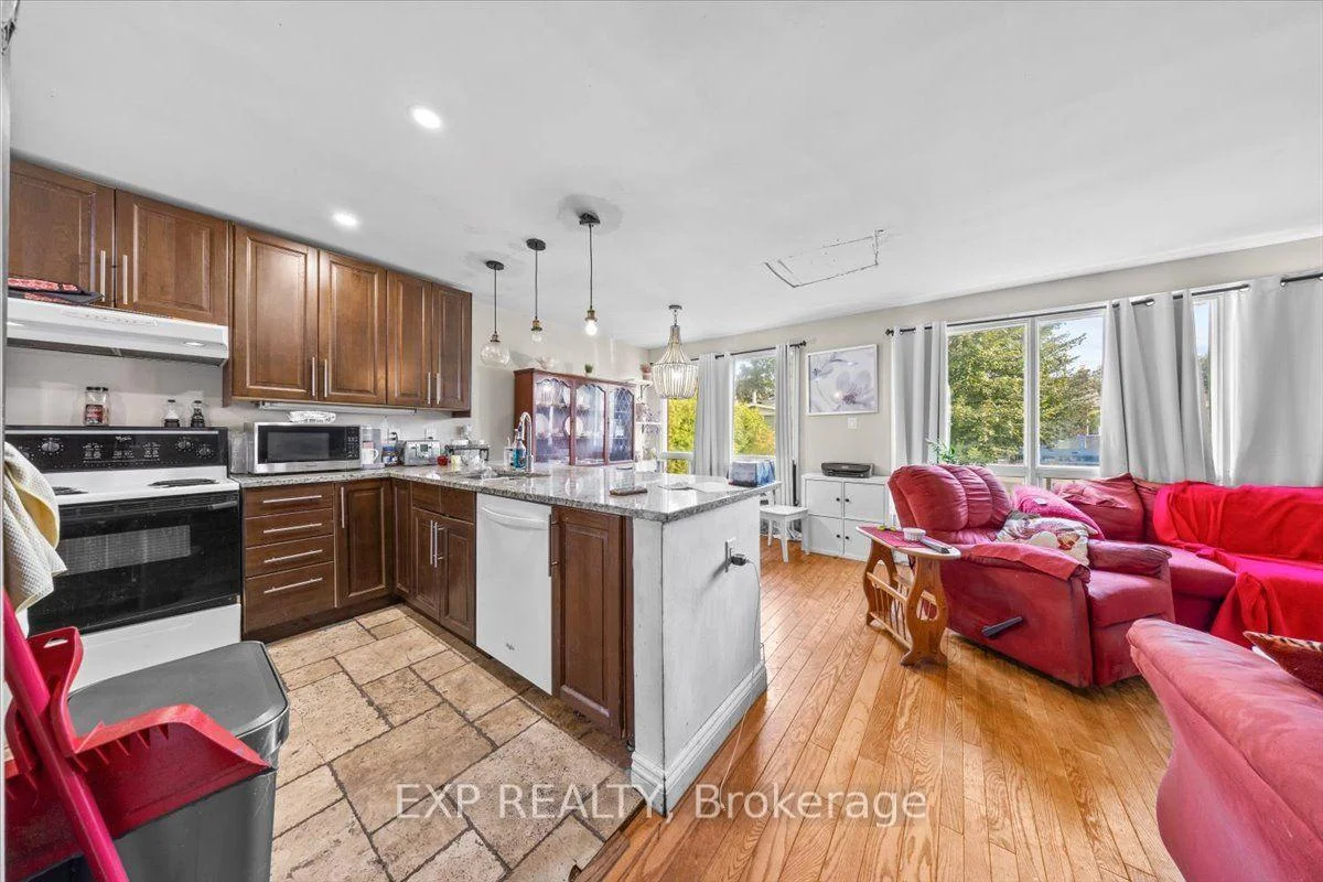 Photo 9 of 2670 Stone Crescent N, Ottawa, Redwood Park — HOMEH