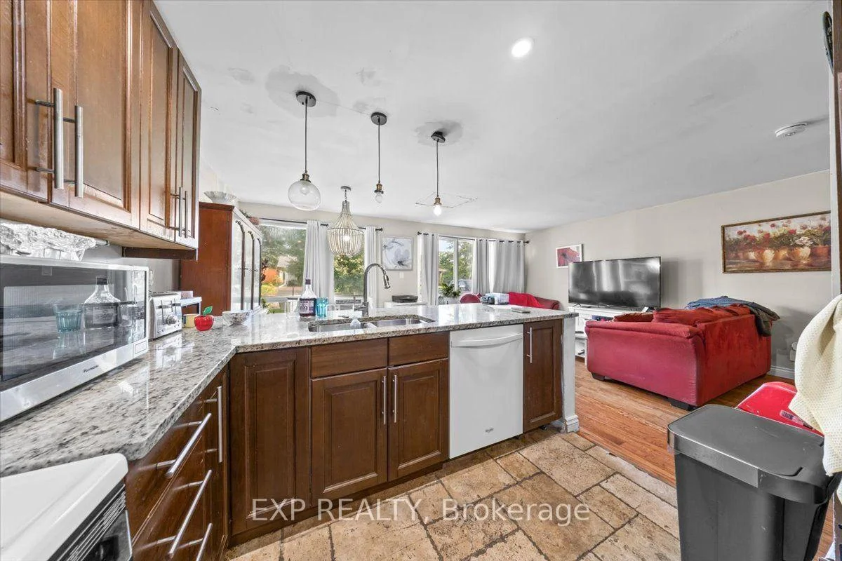 Photo 11 of 2670 Stone Crescent N, Ottawa, Redwood Park — HOMEH