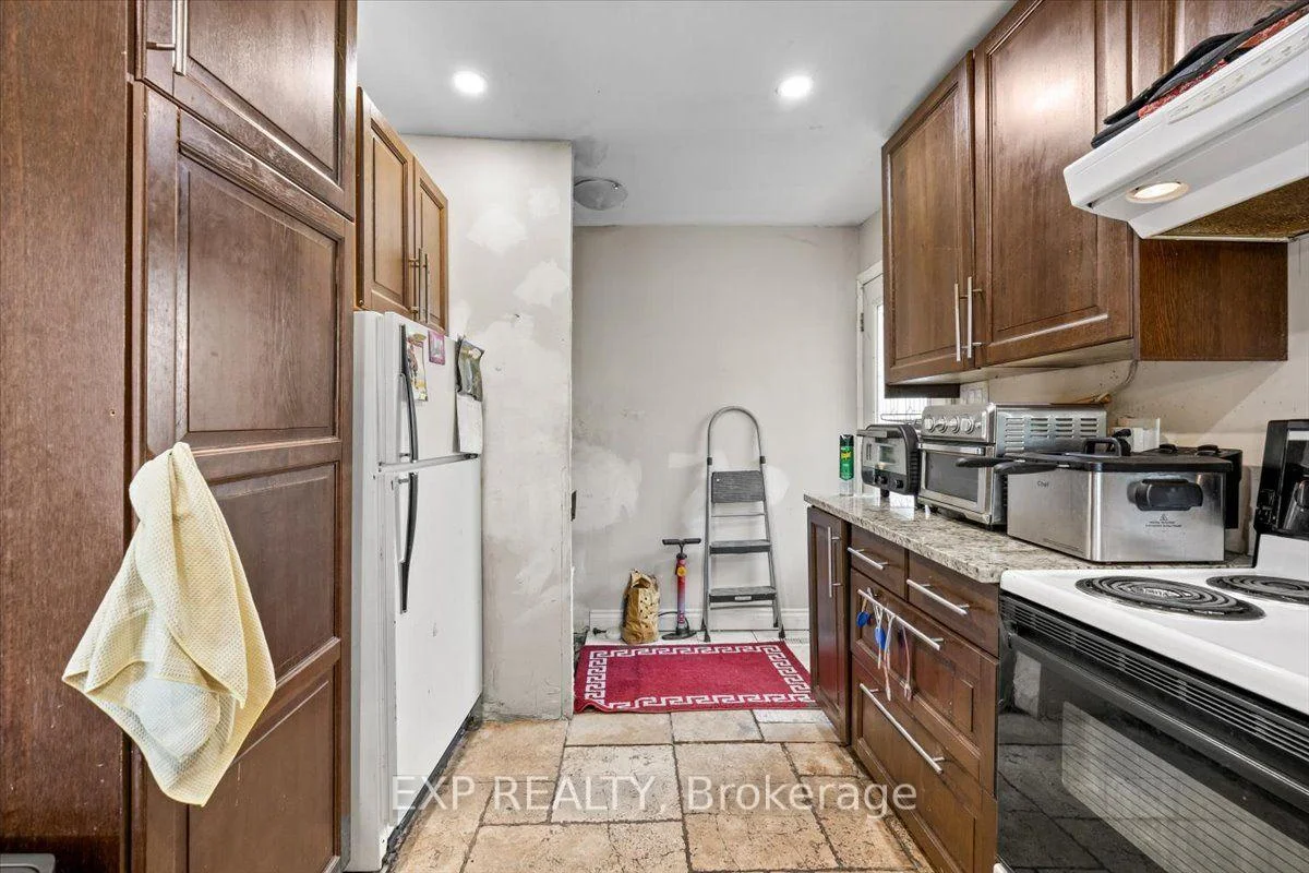 Photo 17 of 2670 Stone Crescent N, Ottawa, Redwood Park — HOMEH