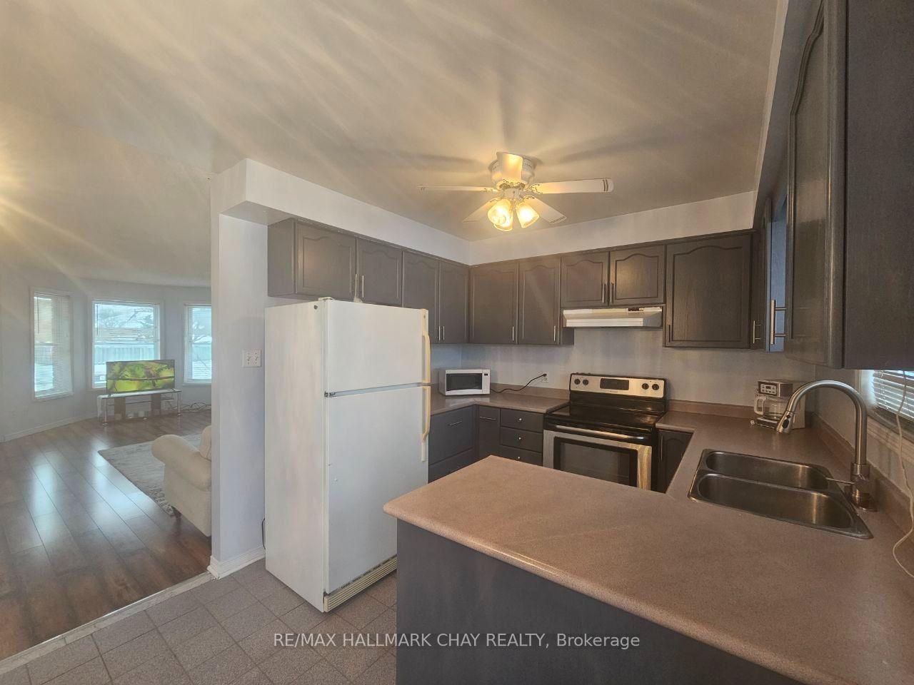 Photo 7 of 23 Morton Crescent, Barrie, West Bayfield — HOMEH