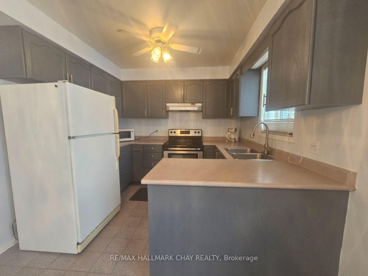 Photo 9 of 23 Morton Crescent, Barrie, West Bayfield — HOMEH