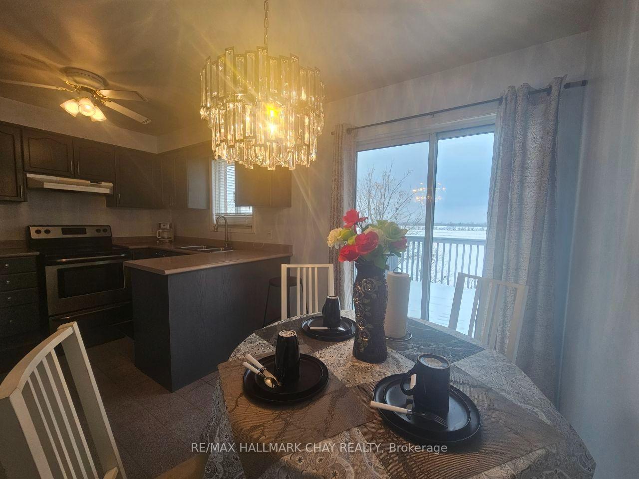Photo 11 of 23 Morton Crescent, Barrie, West Bayfield — HOMEH
