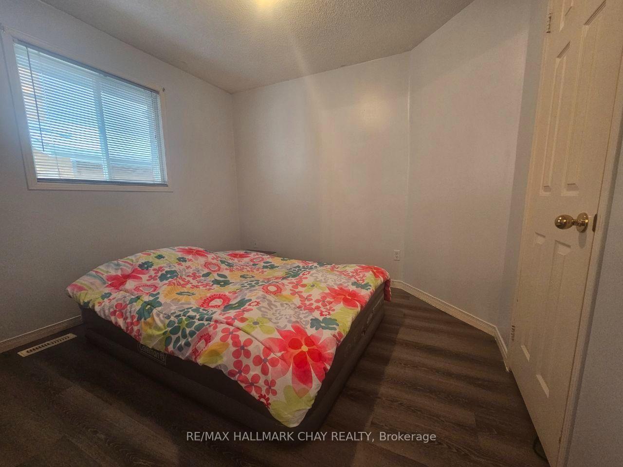 Photo 14 of 23 Morton Crescent, Barrie, West Bayfield — HOMEH