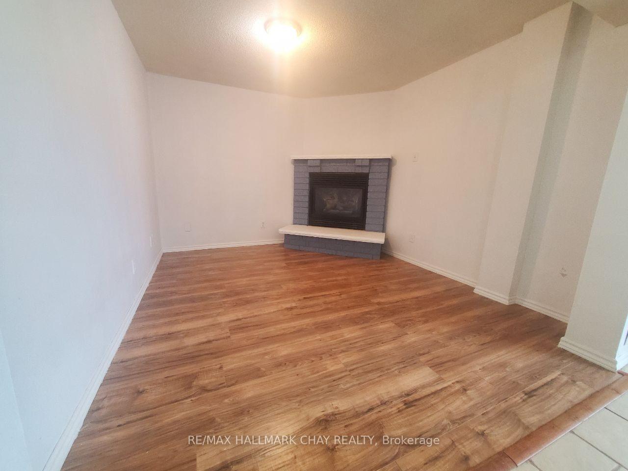 Photo 18 of 23 Morton Crescent, Barrie, West Bayfield — HOMEH