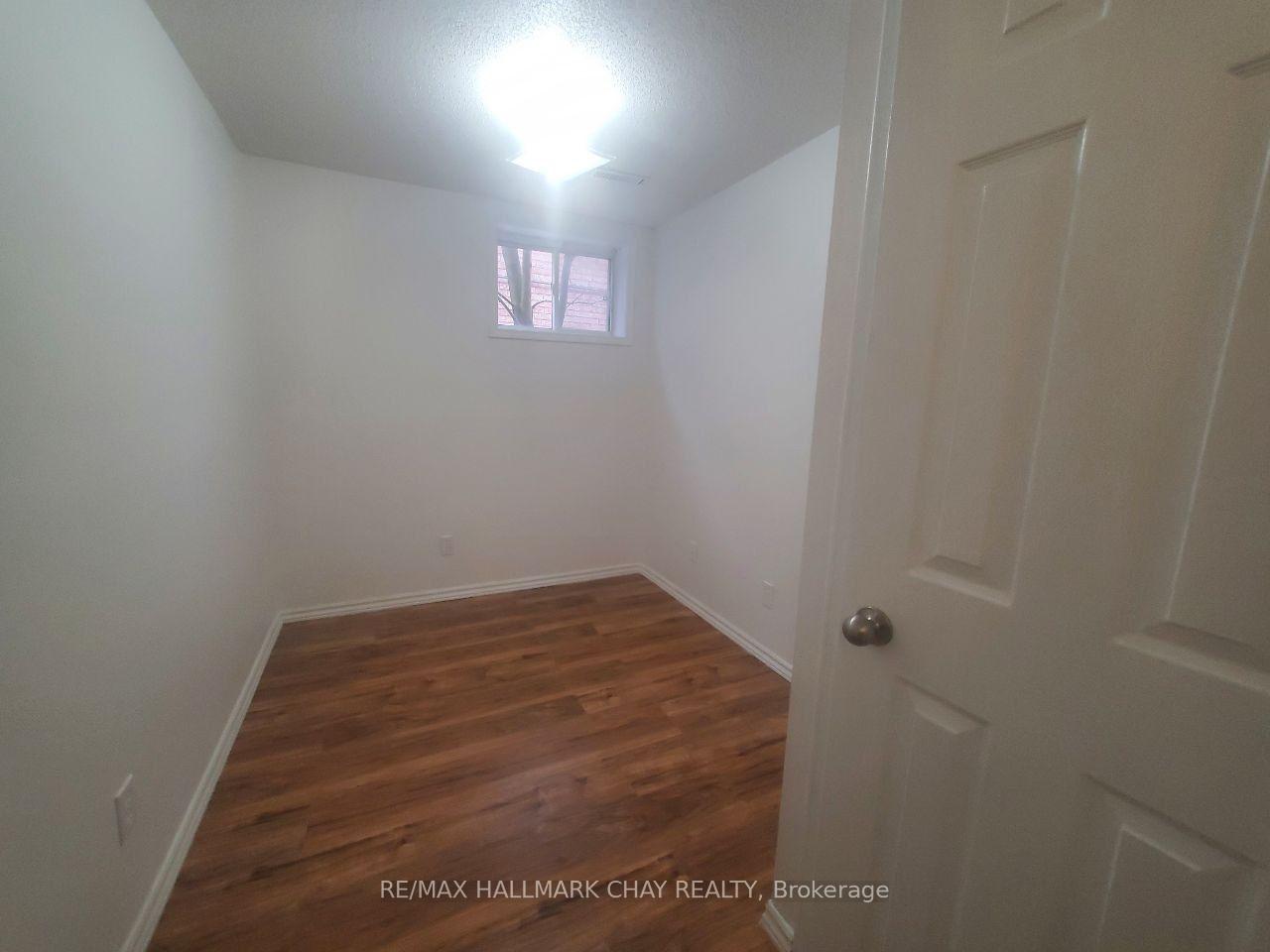 Photo 20 of 23 Morton Crescent, Barrie, West Bayfield — HOMEH