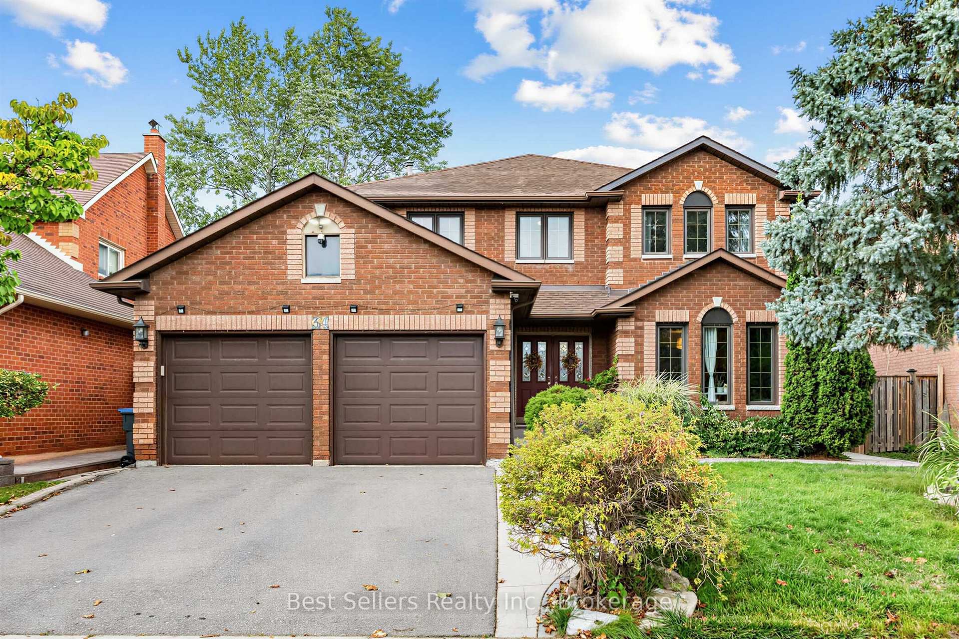 Photo 2 of 34 Kenpark Avenue, Brampton, Snelgrove — HOMEH