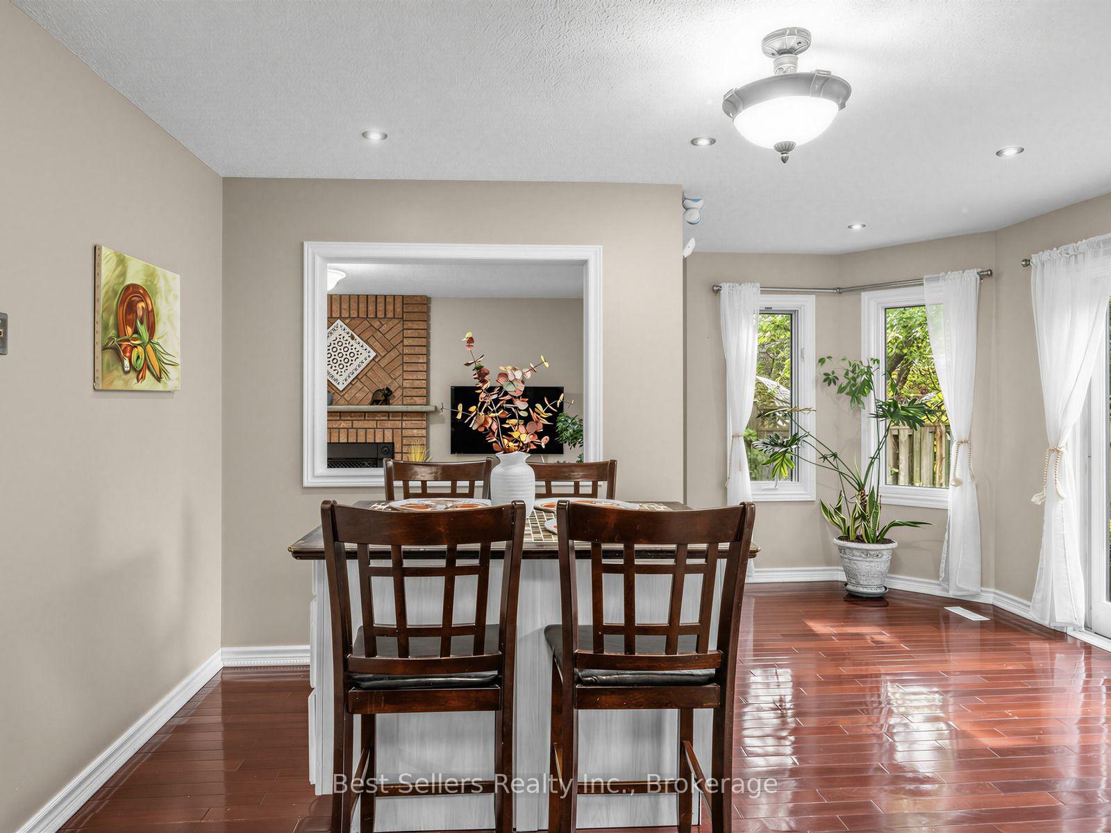 Photo 10 of 34 Kenpark Avenue, Brampton, Snelgrove — HOMEH