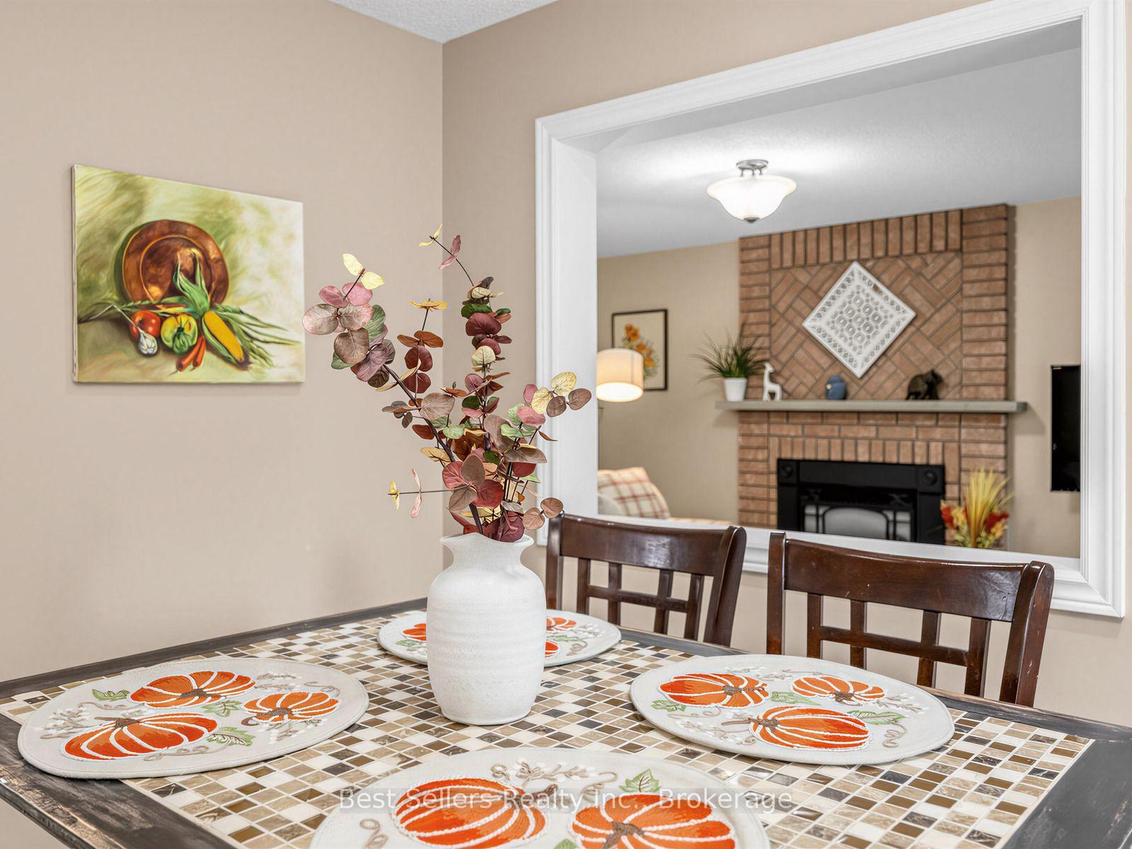 Photo 15 of 34 Kenpark Avenue, Brampton, Snelgrove — HOMEH