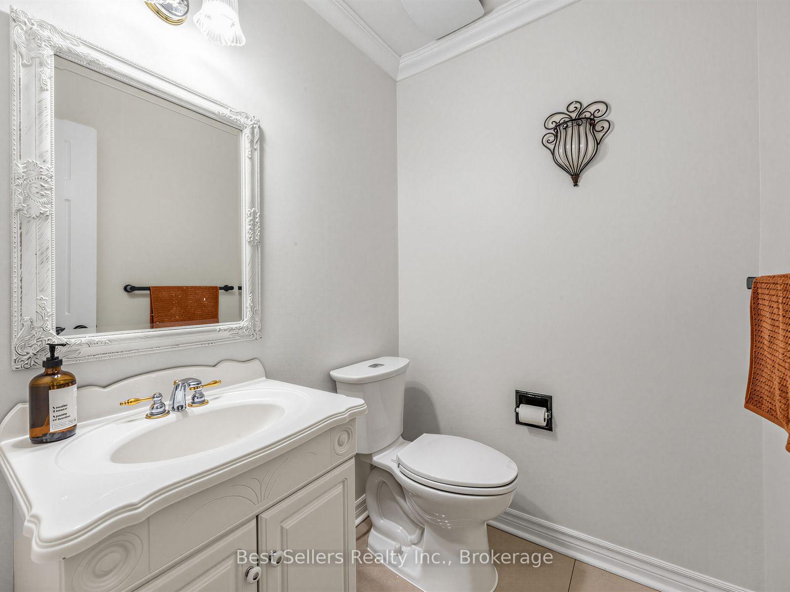 Photo 17 of 34 Kenpark Avenue, Brampton, Snelgrove — HOMEH