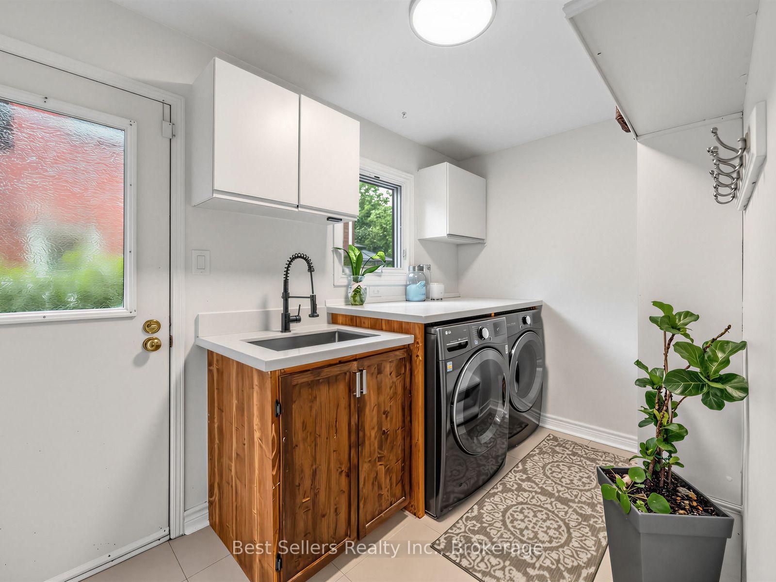 Photo 18 of 34 Kenpark Avenue, Brampton, Snelgrove — HOMEH
