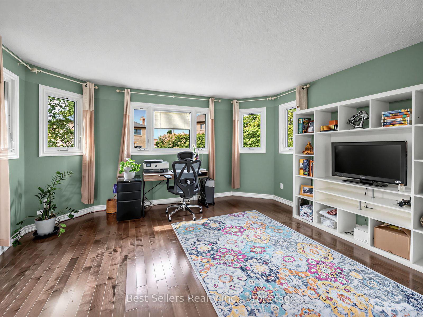 Photo 19 of 34 Kenpark Avenue, Brampton, Snelgrove — HOMEH