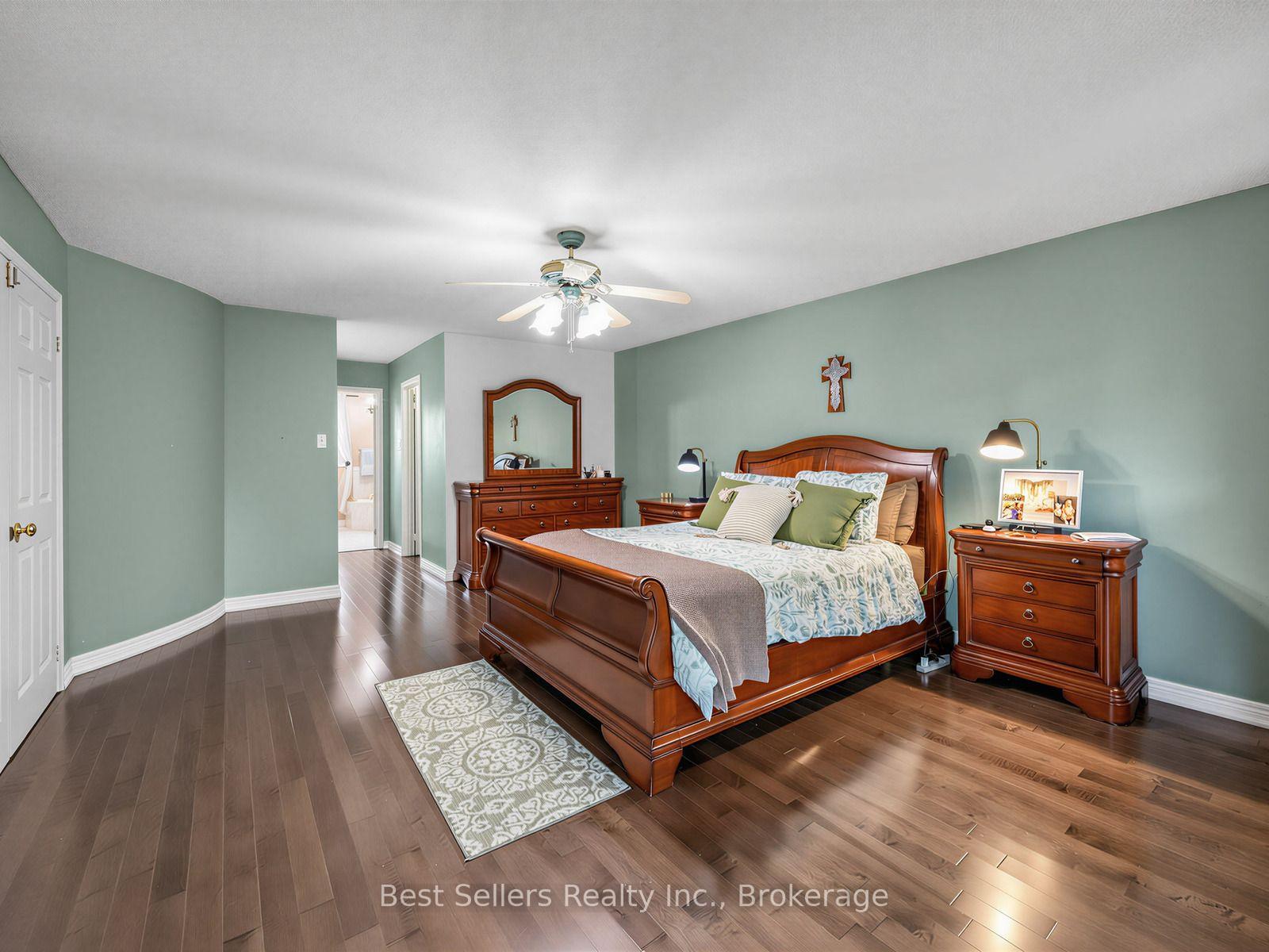 Photo 20 of 34 Kenpark Avenue, Brampton, Snelgrove — HOMEH