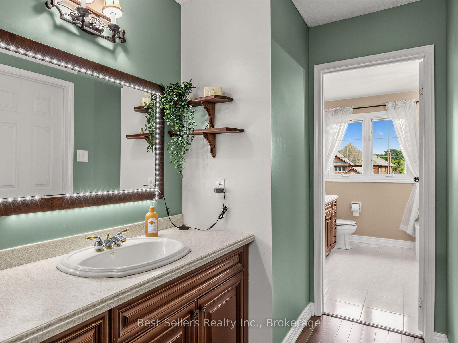 Photo 21 of 34 Kenpark Avenue, Brampton, Snelgrove — HOMEH