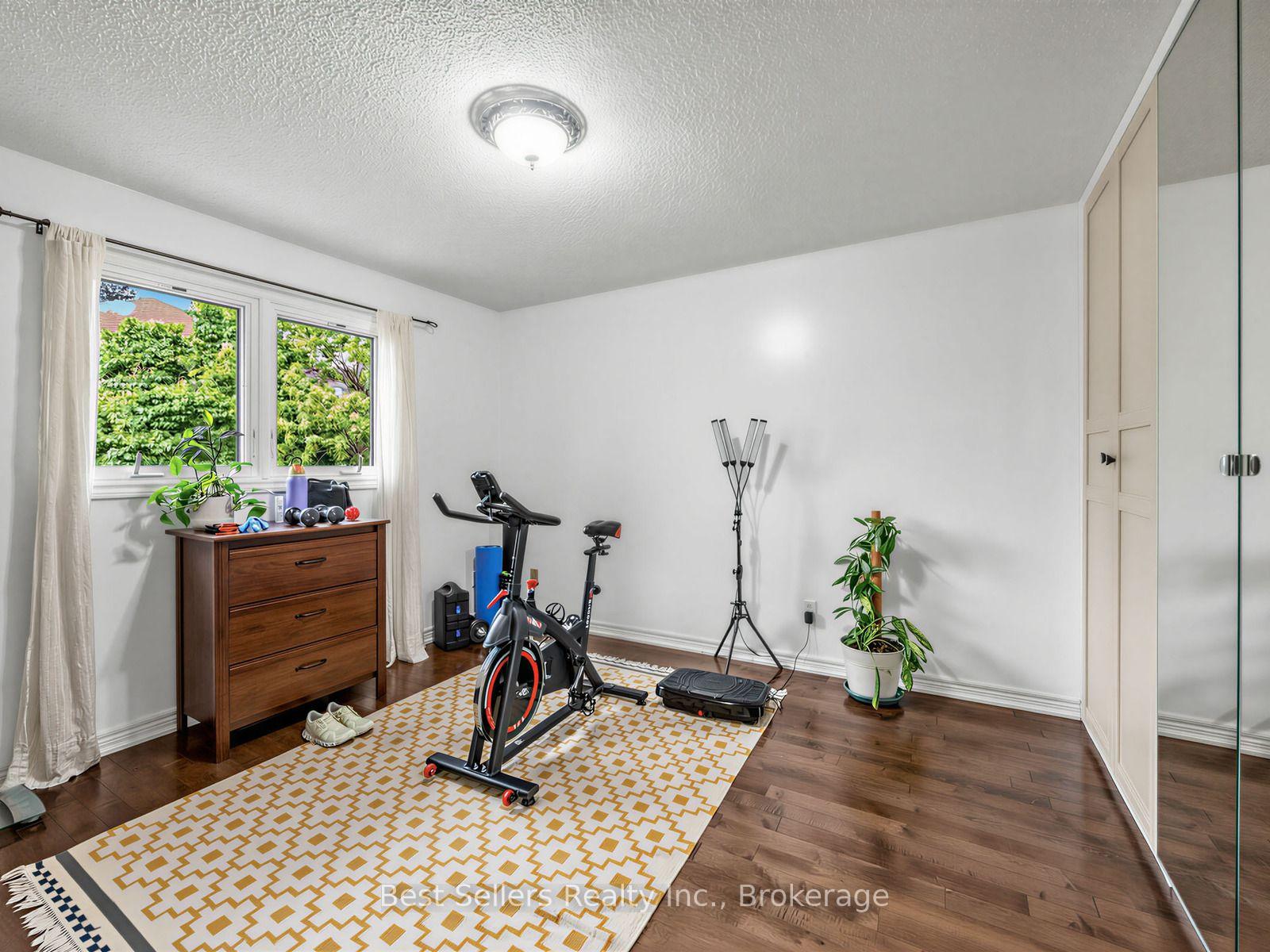 Photo 25 of 34 Kenpark Avenue, Brampton, Snelgrove — HOMEH