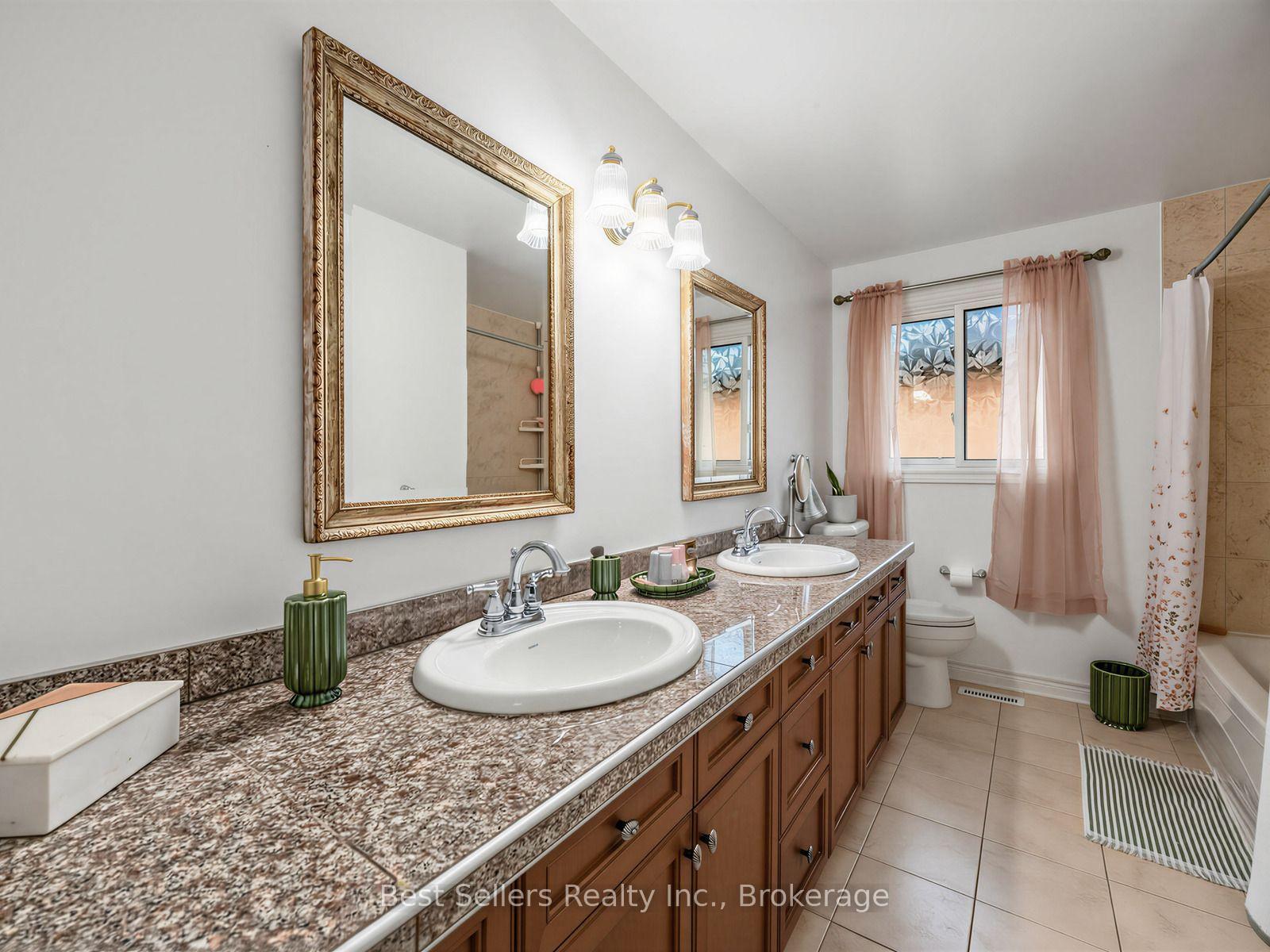 Photo 26 of 34 Kenpark Avenue, Brampton, Snelgrove — HOMEH