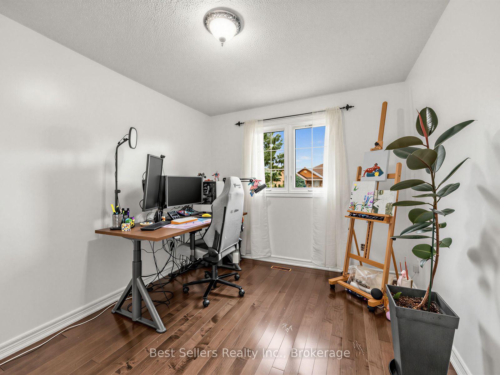 Photo 29 of 34 Kenpark Avenue, Brampton, Snelgrove — HOMEH