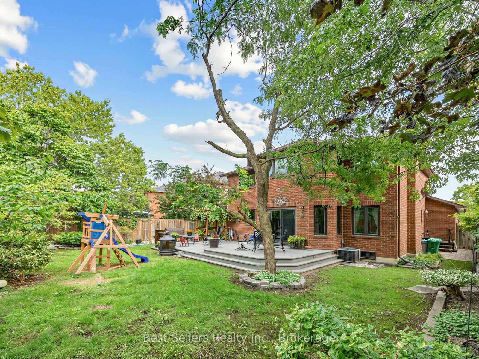 Photo 34 of 34 Kenpark Avenue, Brampton, Snelgrove — HOMEH