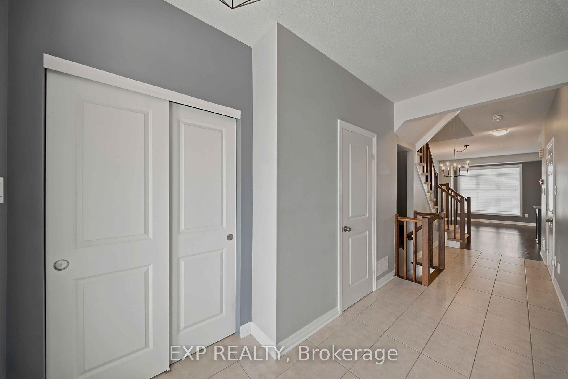 Photo 3 of 615 Spring Valley Drive, Ottawa, Mer Bleue/Bradley Estates/Anderson Park — HOMEH