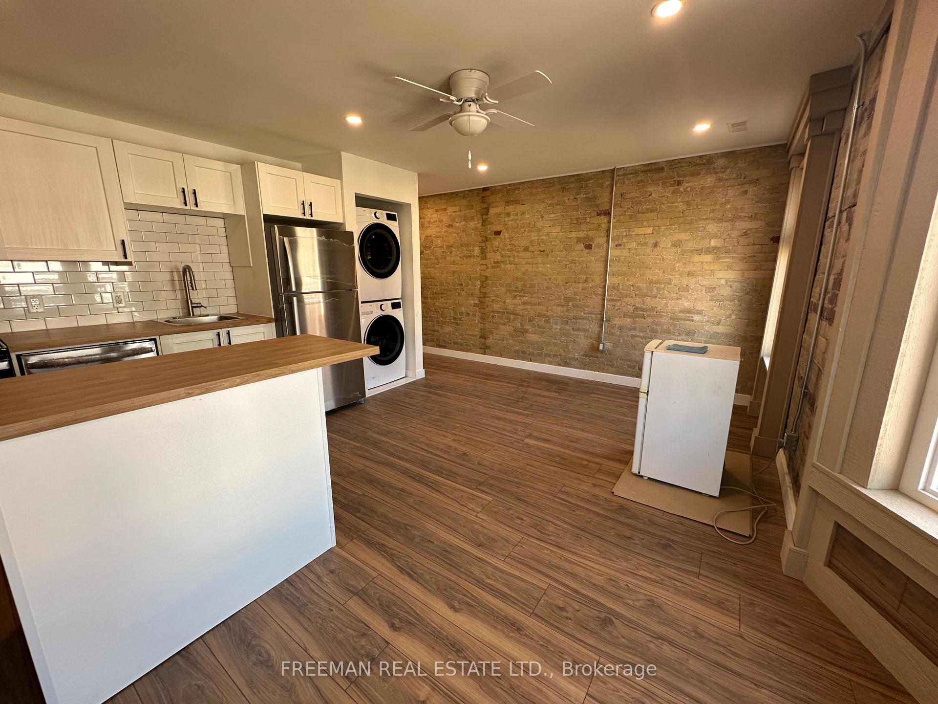 Photo 4 of 1029 Gerrard Street, Toronto, South Riverdale — HOMEH
