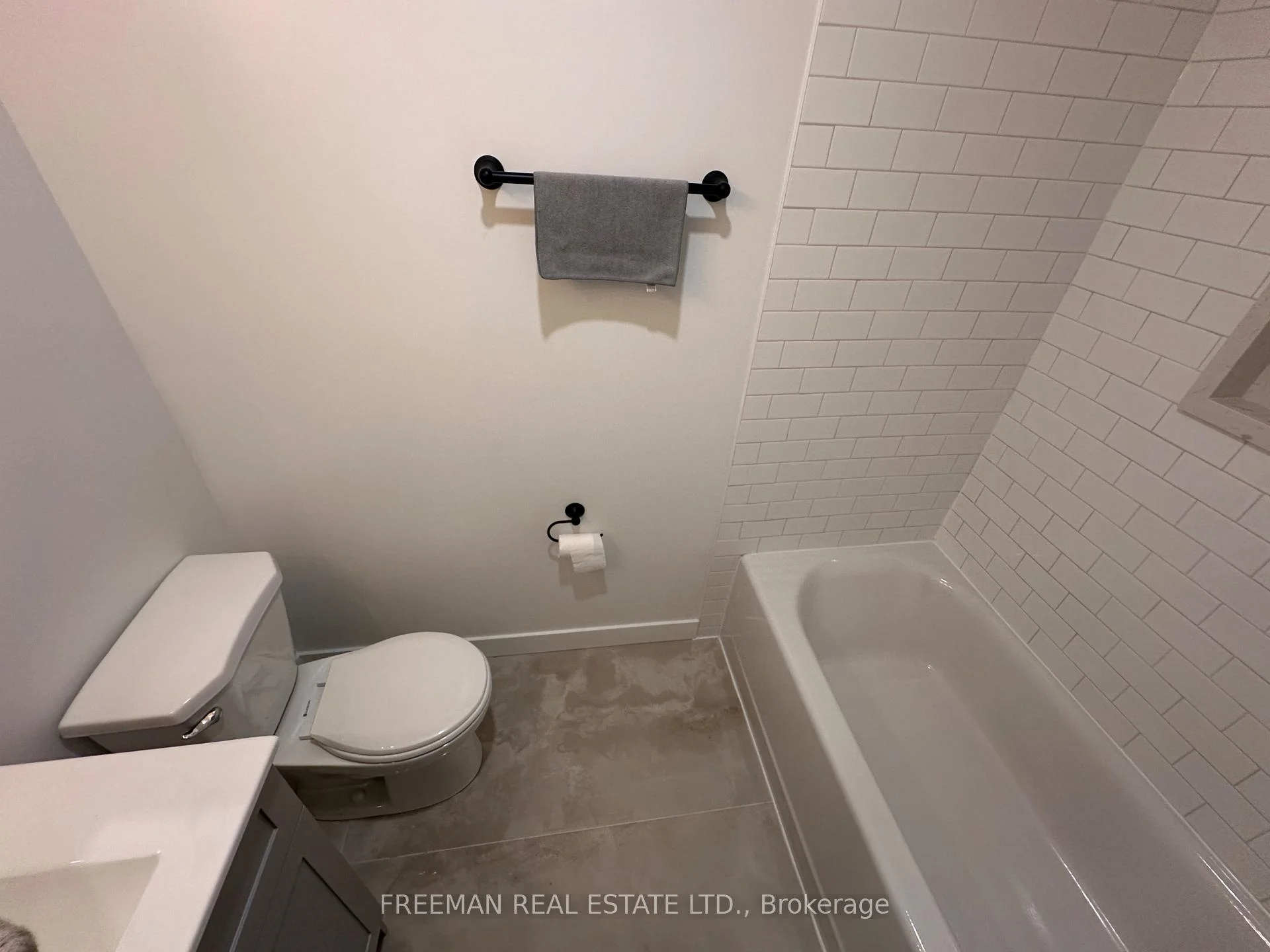 Photo 14 of 1029 Gerrard Street, Toronto, South Riverdale — HOMEH