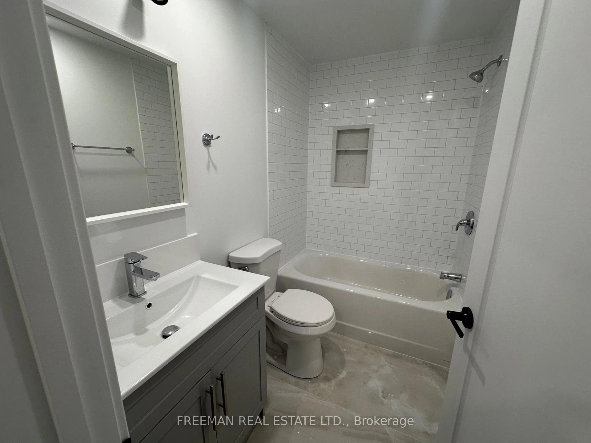 Photo 23 of 1029 Gerrard Street, Toronto, South Riverdale — HOMEH