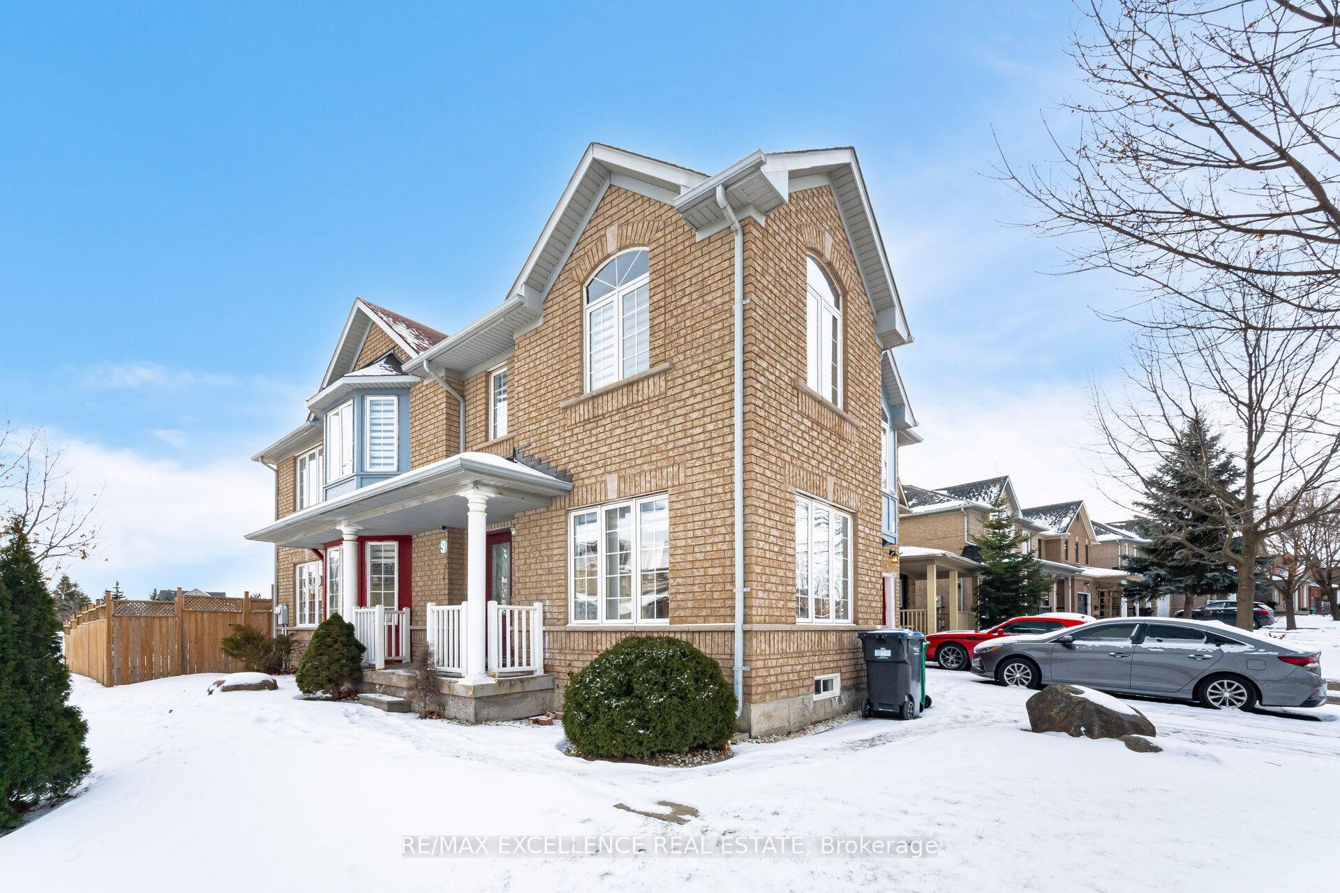 Photo 3 of 9 Continental Road, Brampton, Fletcher's Meadow — HOMEH