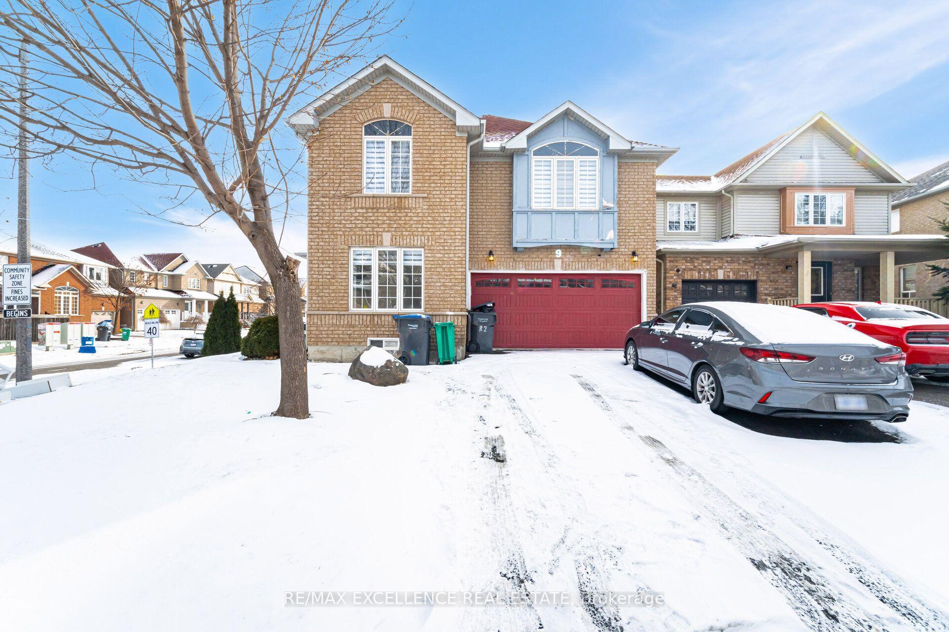 Photo 4 of 9 Continental Road, Brampton, Fletcher's Meadow — HOMEH