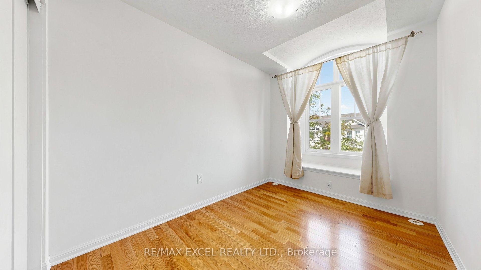 Photo 35 of 5 Ferguson Street, Scarborough, Clairlea-Birchmount — HOMEH