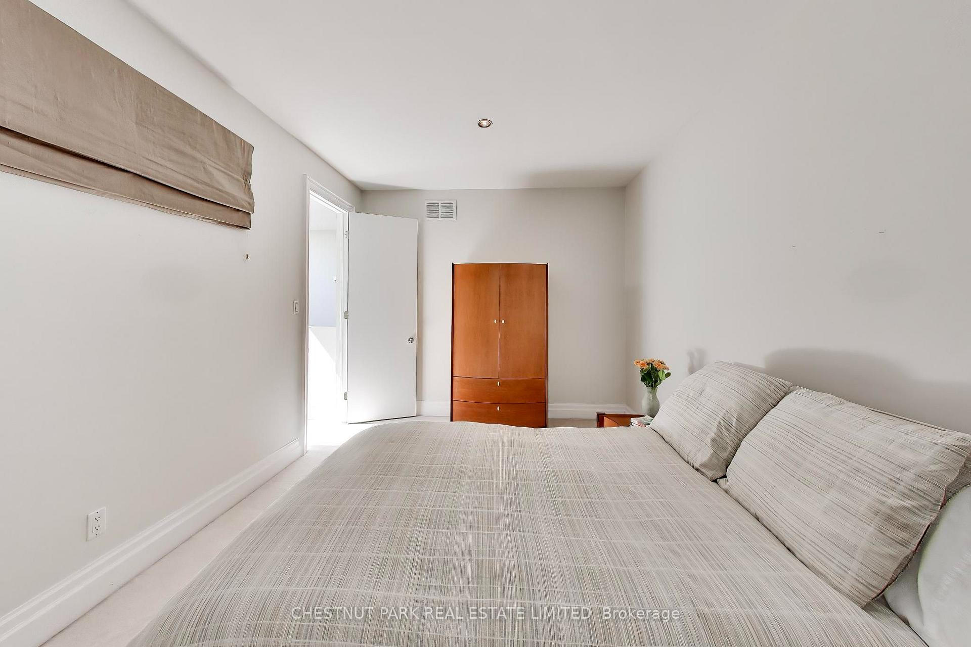 Photo 32 of 99 Bideford Avenue, North York, Lansing-Westgate — HOMEH