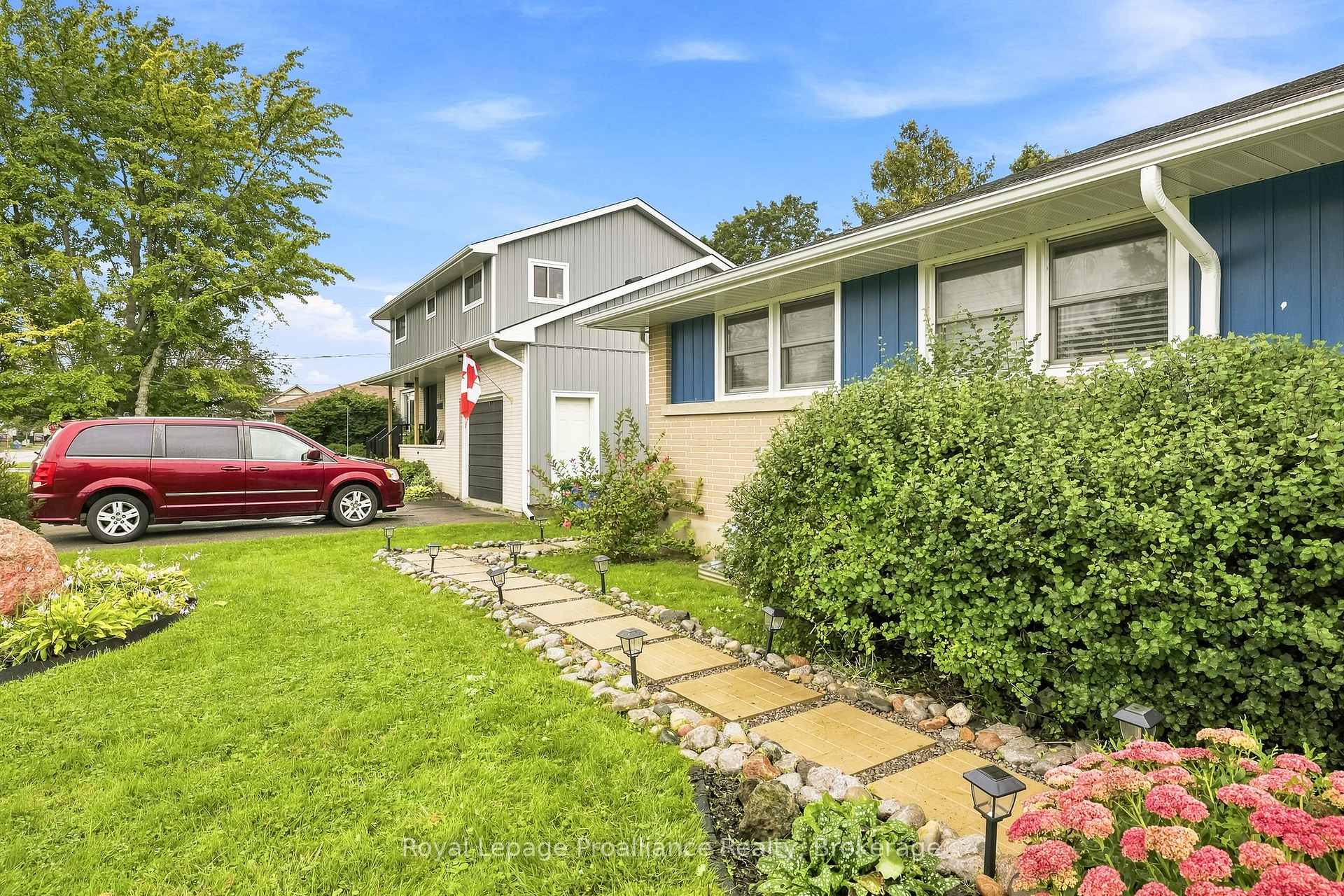 Photo 2 of Unit B, 5 Jane Street, Cobourg — HOMEH