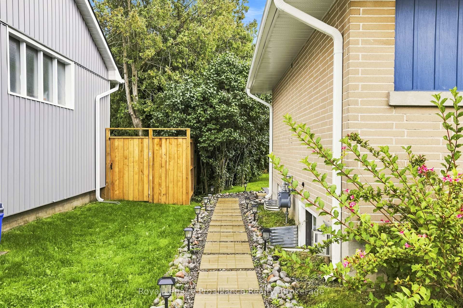 Photo 3 of Unit B, 5 Jane Street, Cobourg — HOMEH